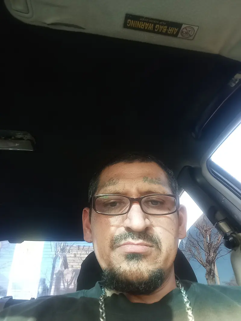 spooky818valle (18) male from US - sexting partner