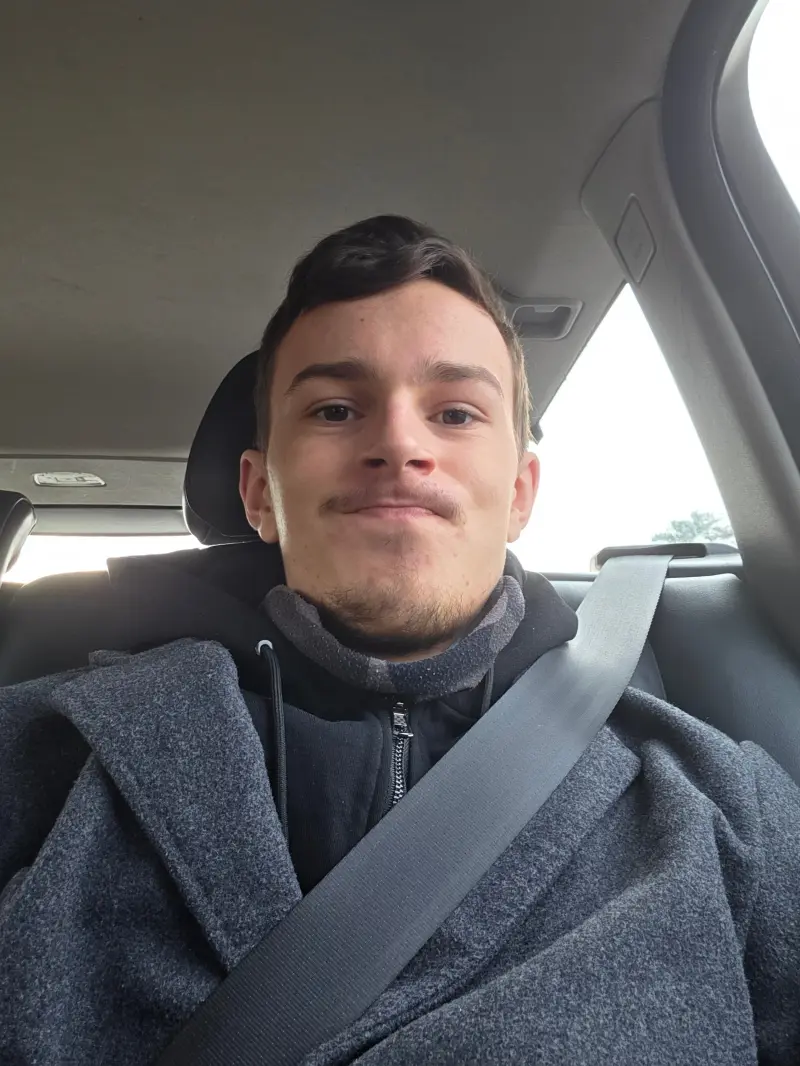 swedishbadgerguy (18) male from SE - sexting partner