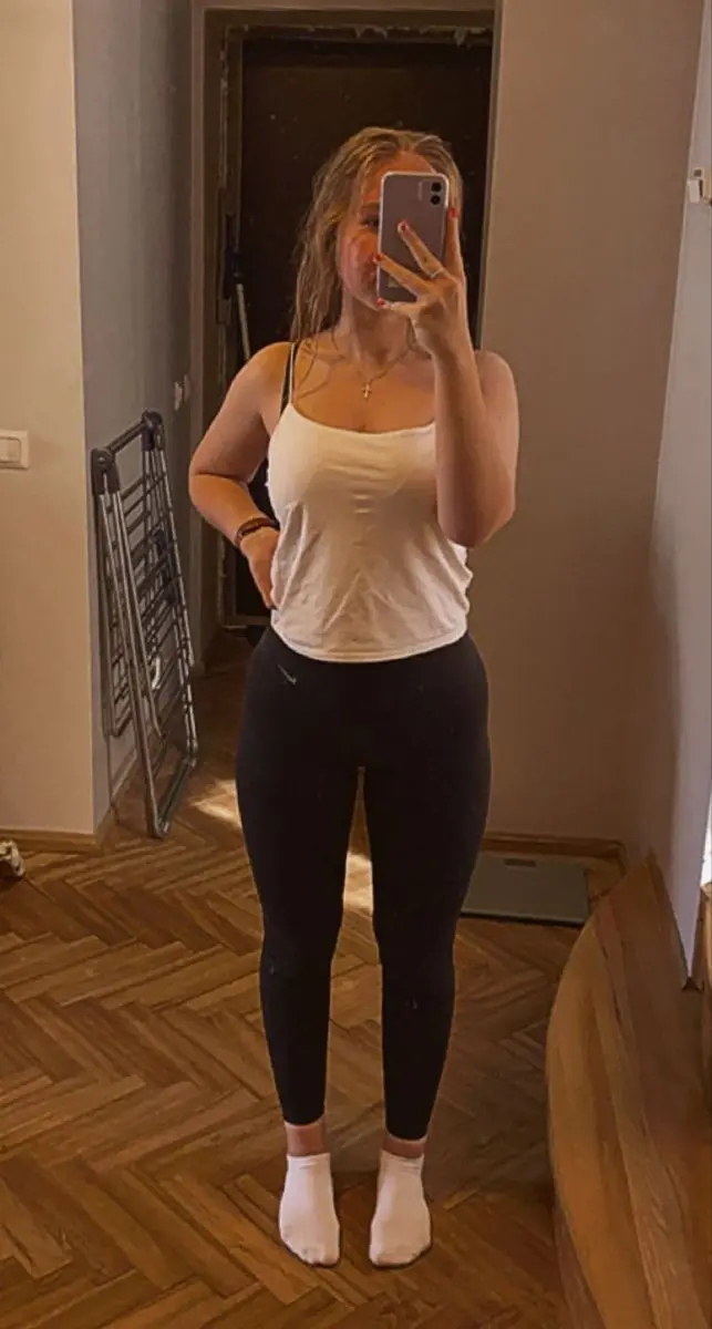 tawes82055 (18) female from US - sexting partner