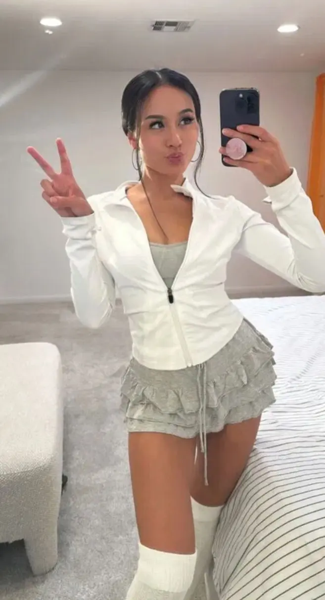 tdqrozo (22) female from US - sexting partner