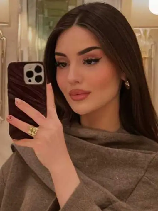 teguyo (26) female from GB - sexting partner