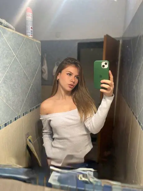 telyzimu (24) female from CA - sexting partner