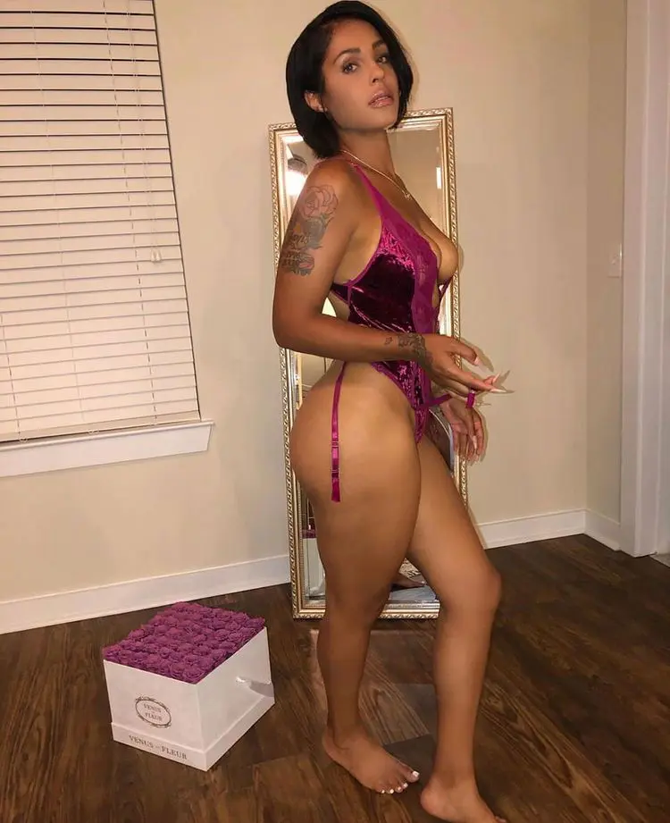 tijog97915 (26) female from US - sexting partner