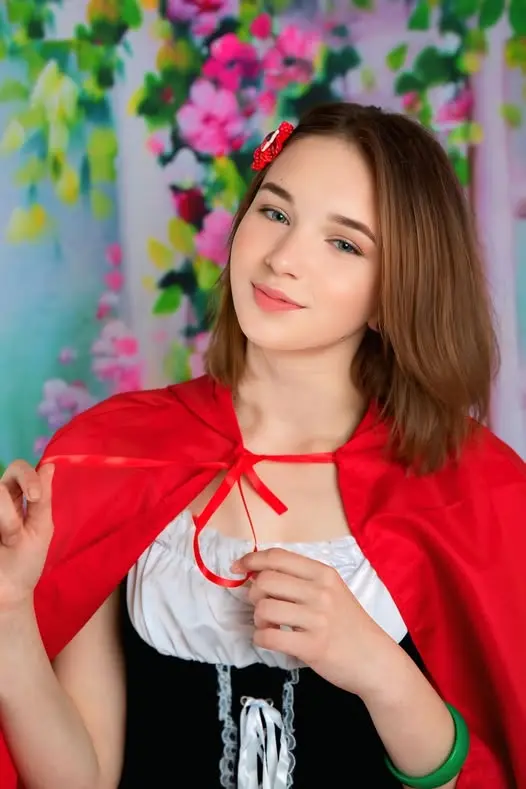 timove4076 (23) female from US - sexting partner