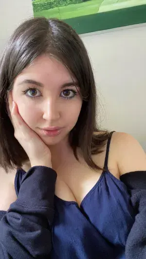 tinacafur277 (22) female from US - sexting partner