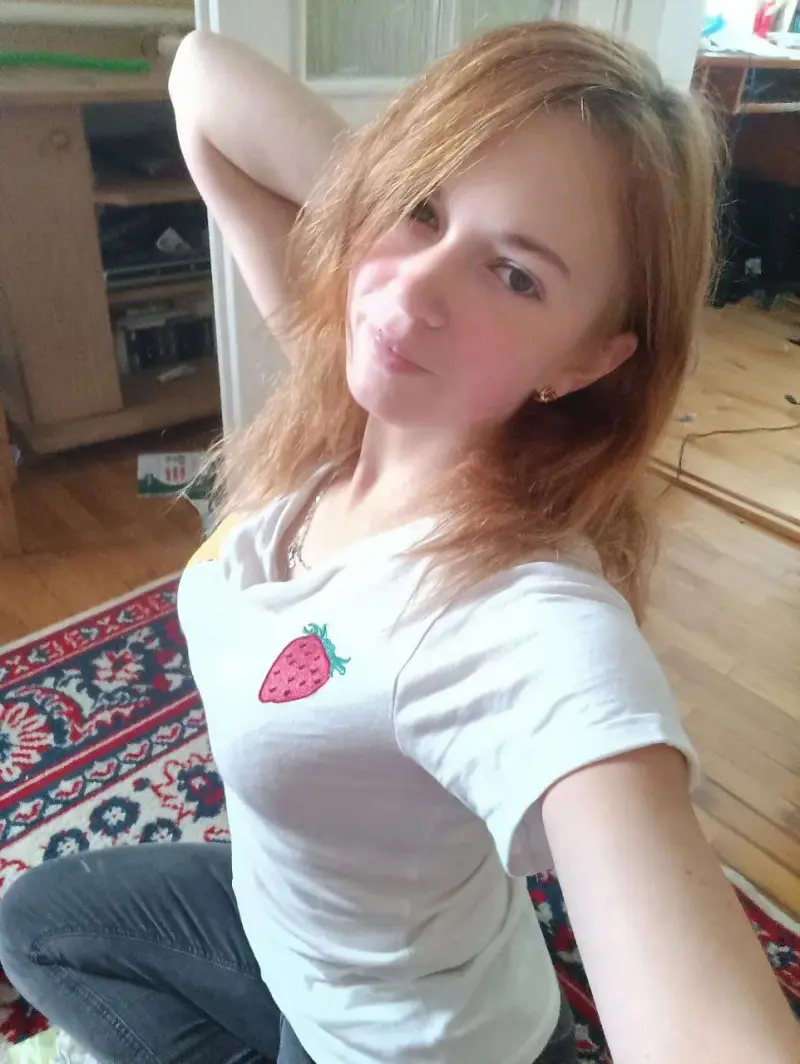 tivakik (22) female from US - sexting partner