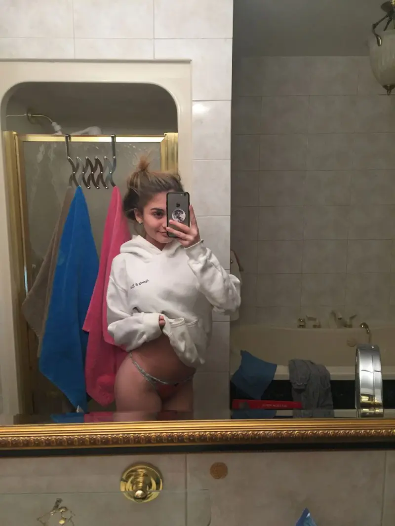 toaeqaz (18) female from IN - sexting partner