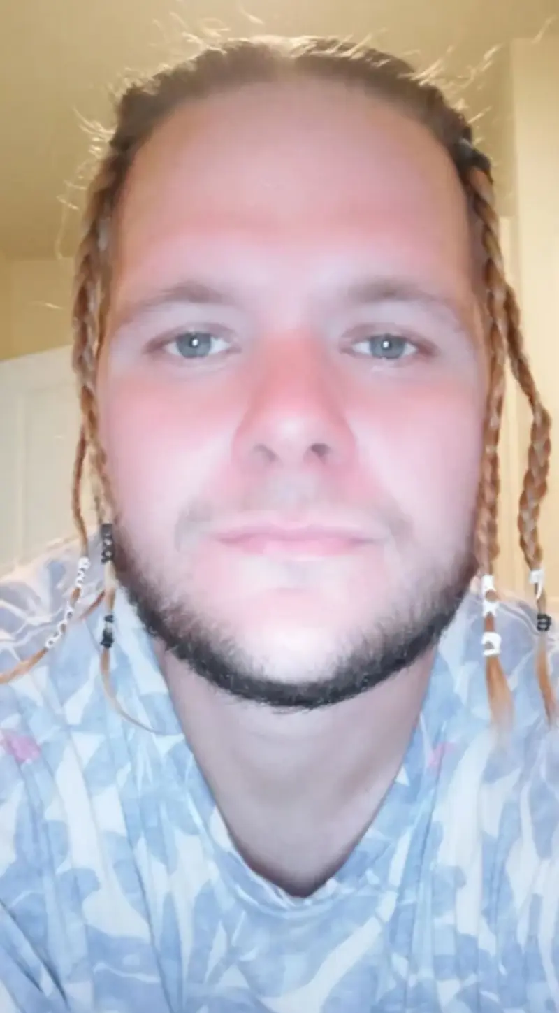 tooomuuch555 from US