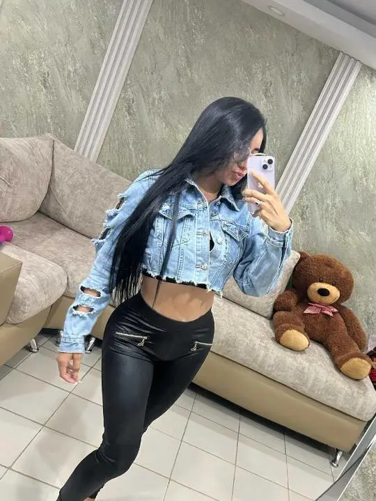 tufkee (18) female from GB - sexting partner