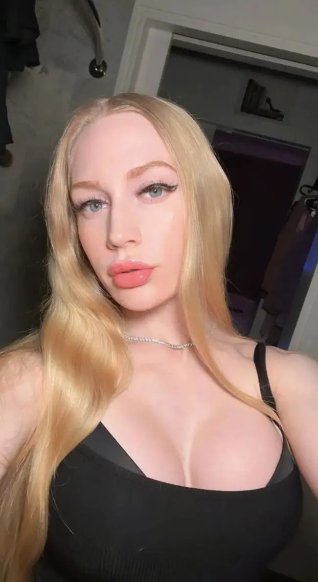 tyjicile (18) female from US - sexting partner