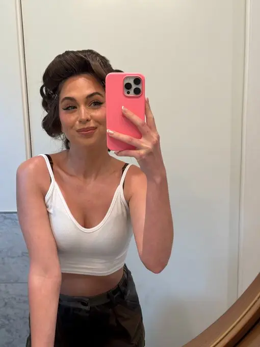 ubnyxctb (18) female from DK - sexting partner