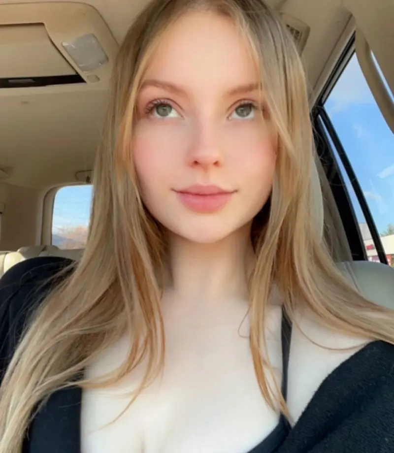 utfgjdhf (23) female from US - sexting partner