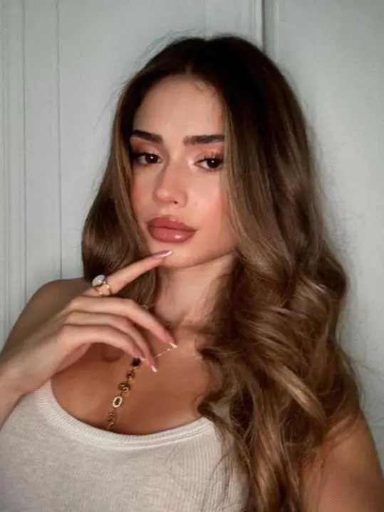 vamiba2750 (18) female from US - sexting partner