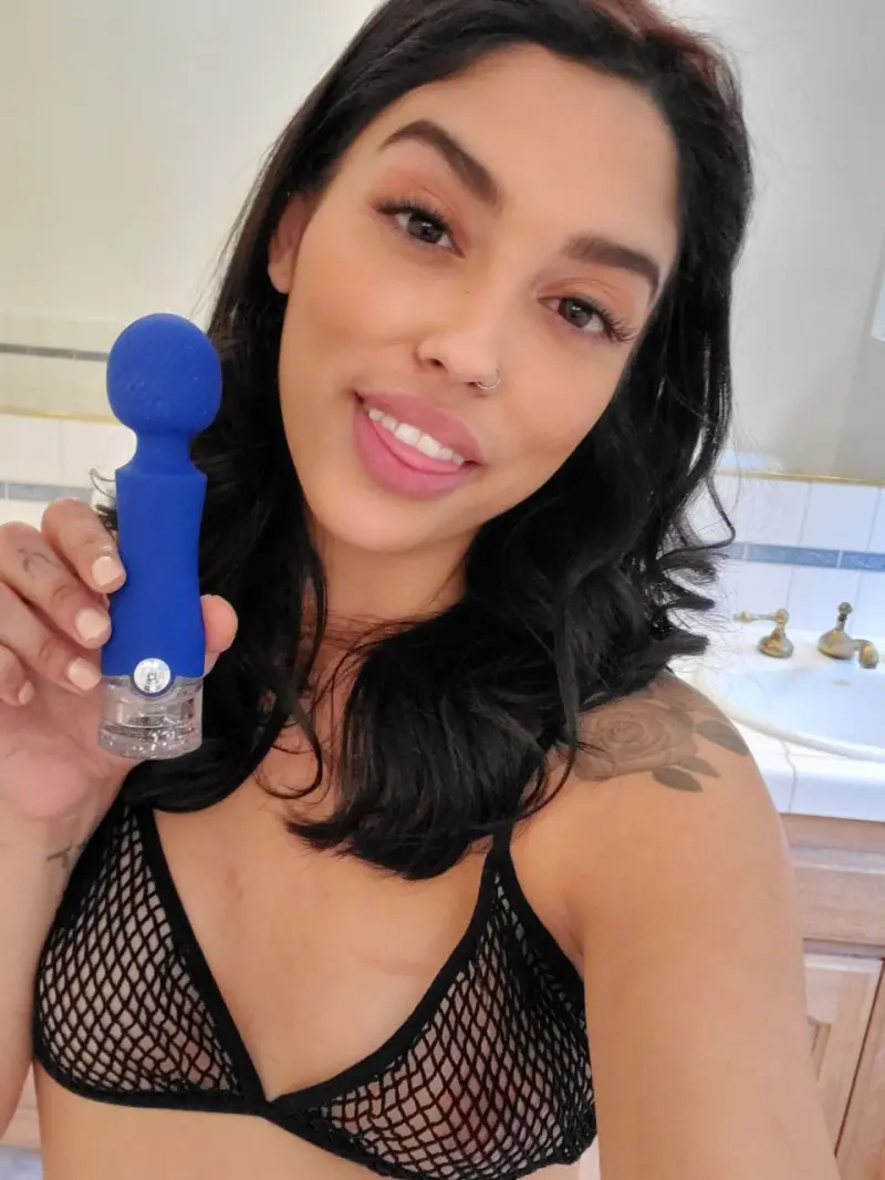 vanessasky261 from US