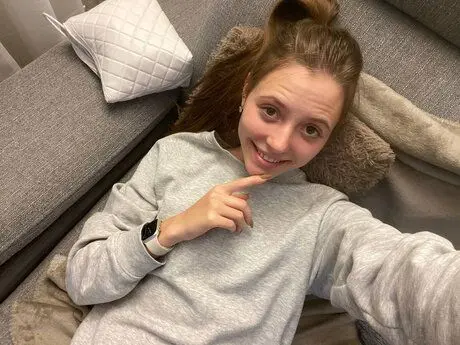 vapode7765 (18) female from DE - sexting partner