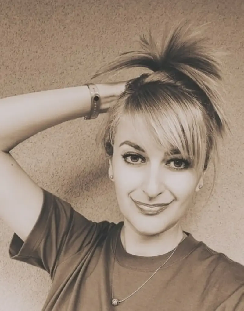 vecypoly (18) female from CA - sexting partner