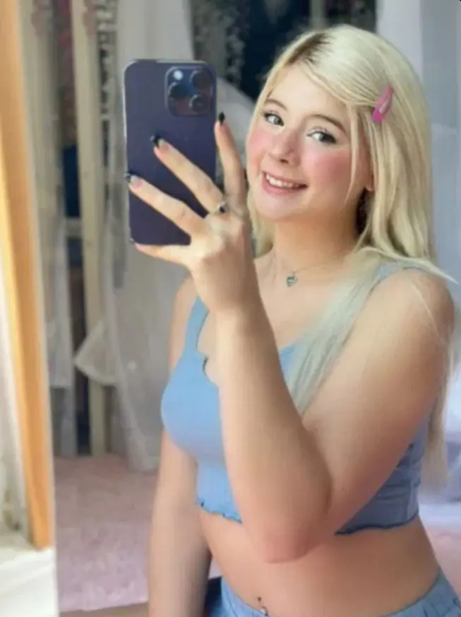 vefijipk (18) female from GB - sexting partner