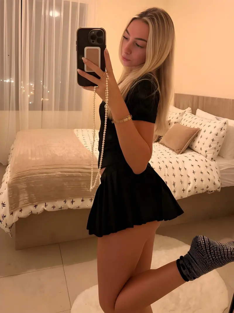 venetit593 (21) female from GB - sexting partner