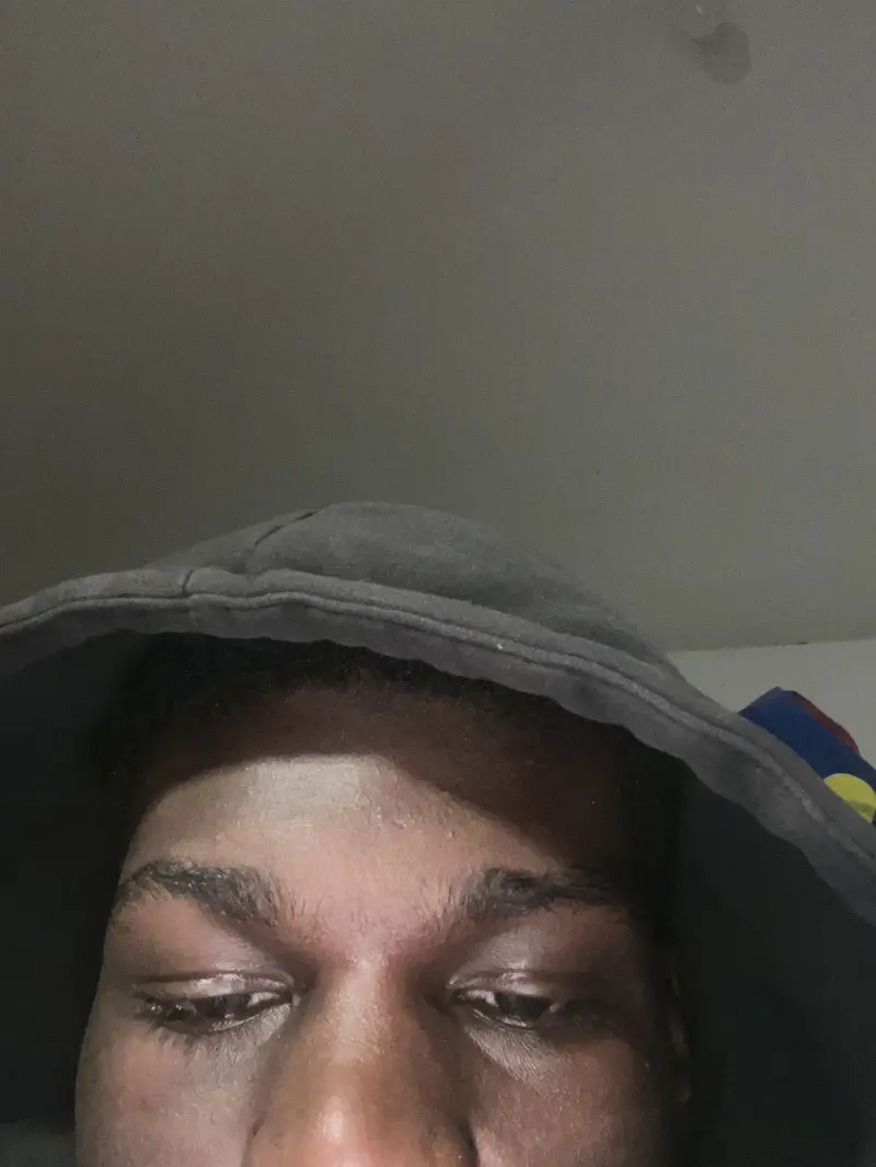 vicno (18) male from FR - sexting partner