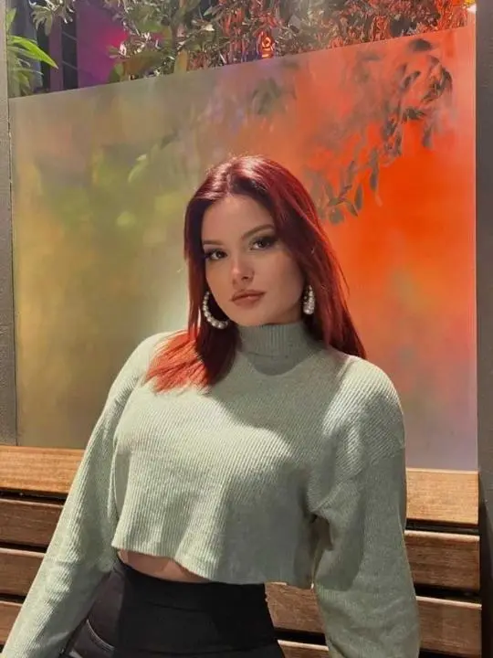 vitisoca (18) female from US - sexting partner