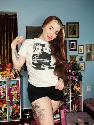 vivapi8523 (22) female from US - sexting partner