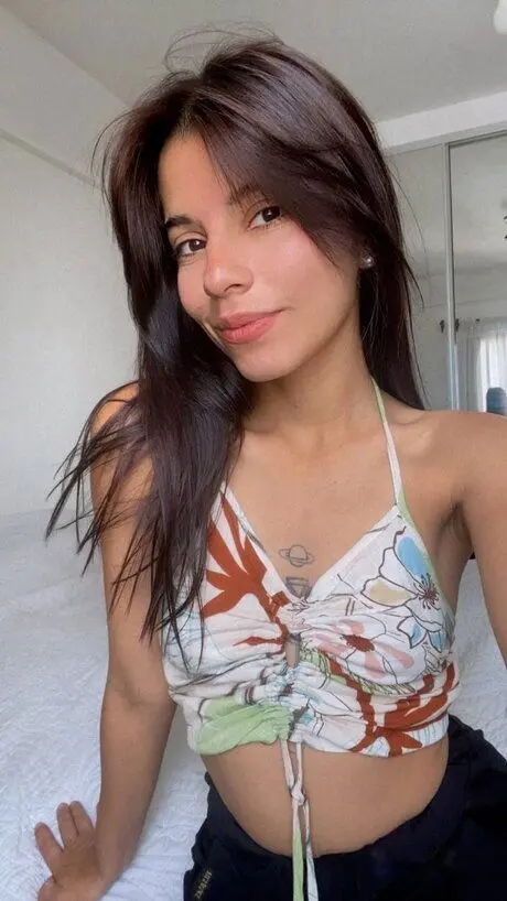 viwel30471 (21) female from AU - sexting partner