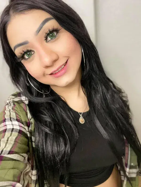 vixeni6746 (22) female from CH - sexting partner