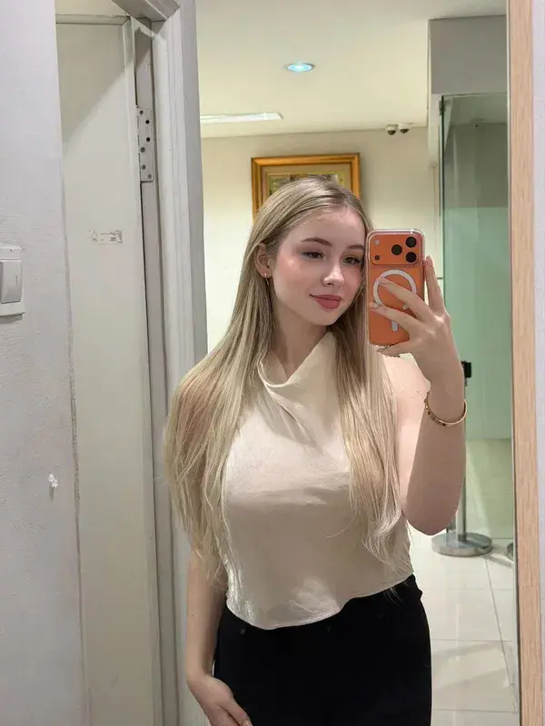 vorejam940 (22) female from US - sexting partner