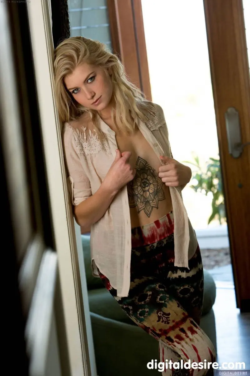 vowepir464 (18) female from US - sexting partner