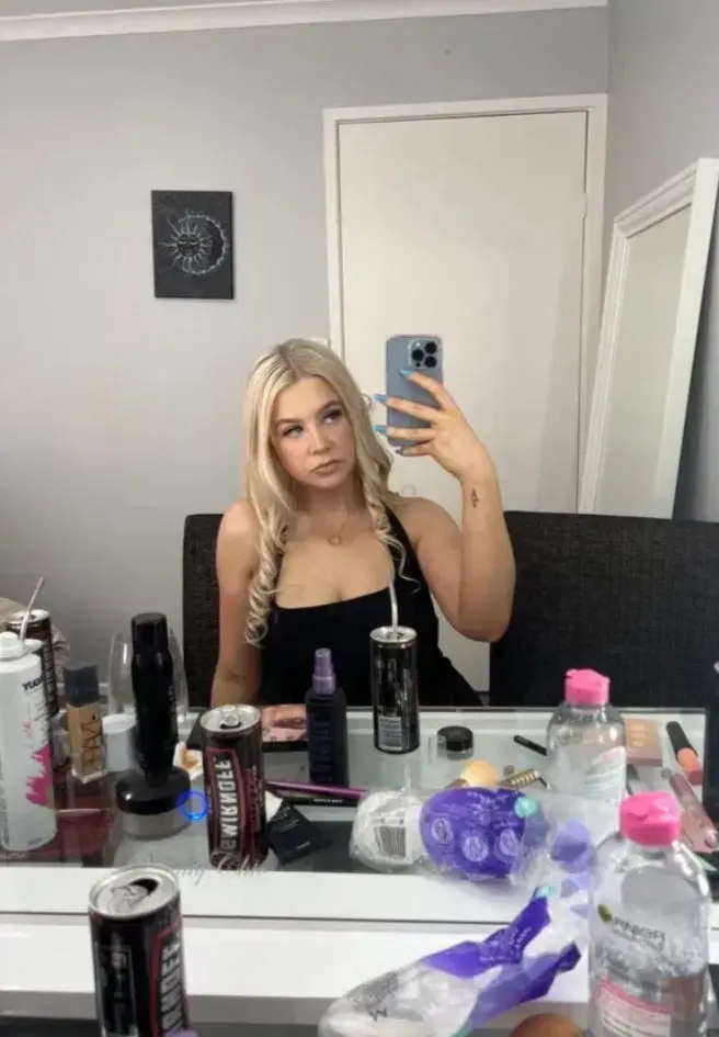 vuhozula (22) female from US - sexting partner