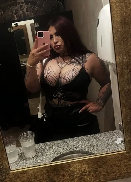 wadoca3985 (18) female from GB - sexting partner