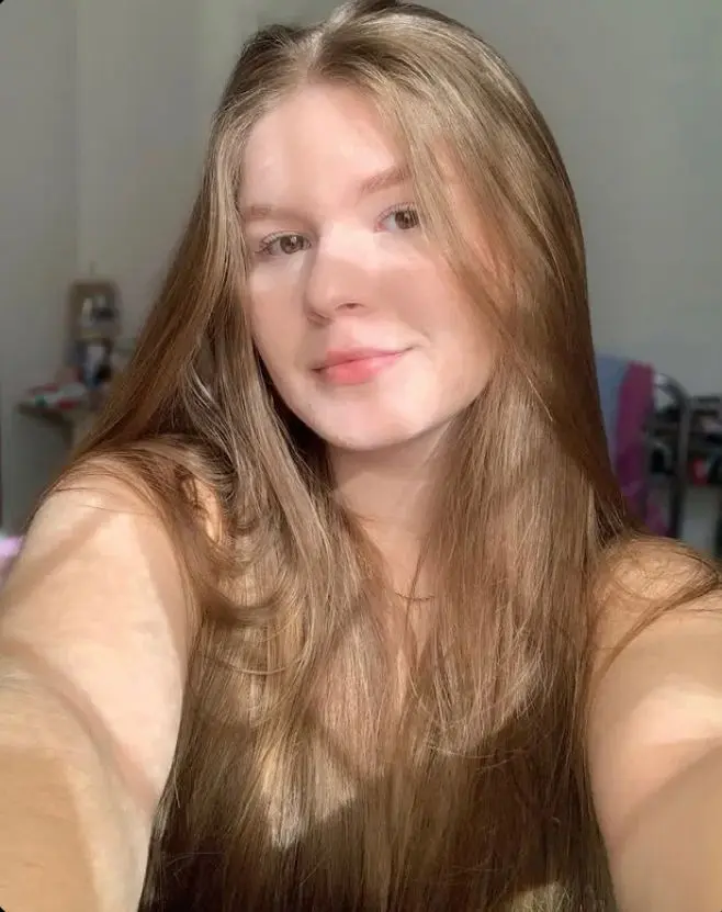 wajoger (22) female from US - sexting partner