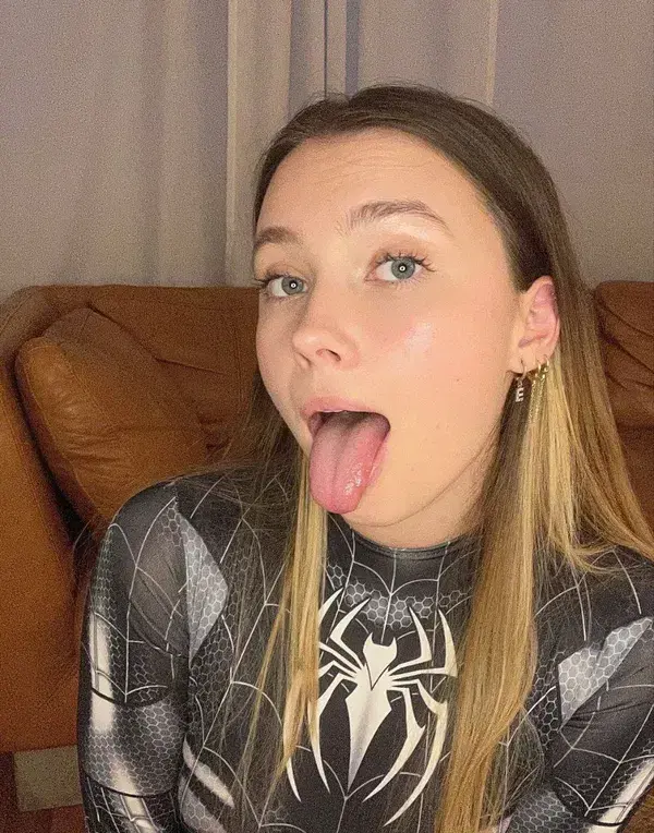 walor51243 (22) female from DE - sexting partner