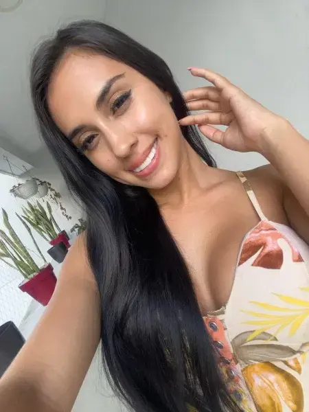 waqoze (18) female from US - sexting partner