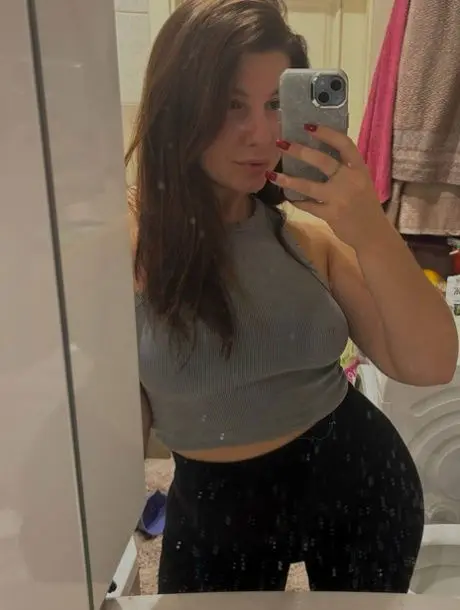 wasew50858 (18) female from GB - sexting partner