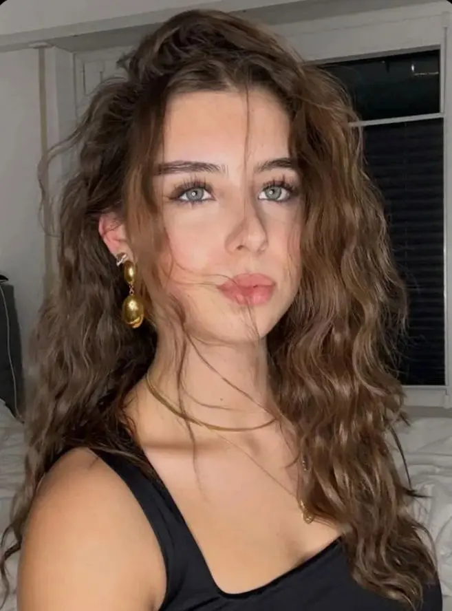 wayime (18) female from US - sexting partner