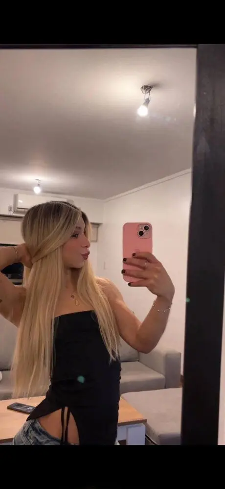 weceda6633 (18) female from GB - sexting partner