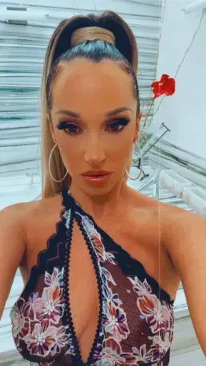 wejada4228 (18) female from US - sexting partner