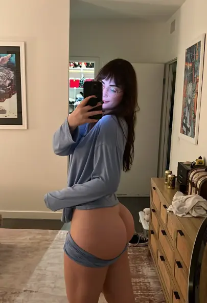 wenosy (18) female from US - sexting partner