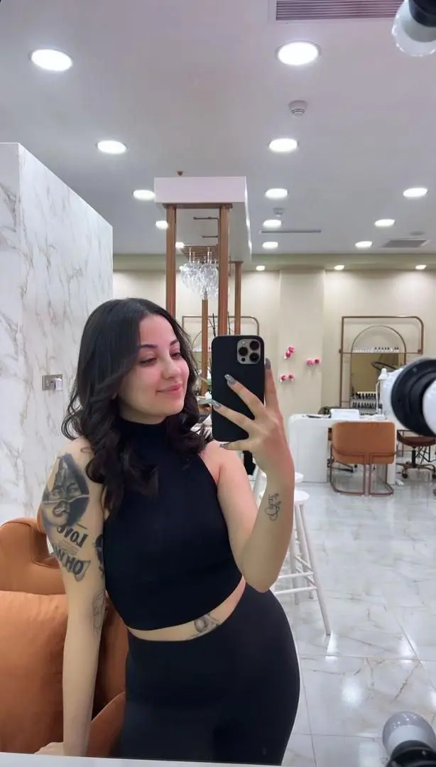 wetietip (18) female from US - sexting partner