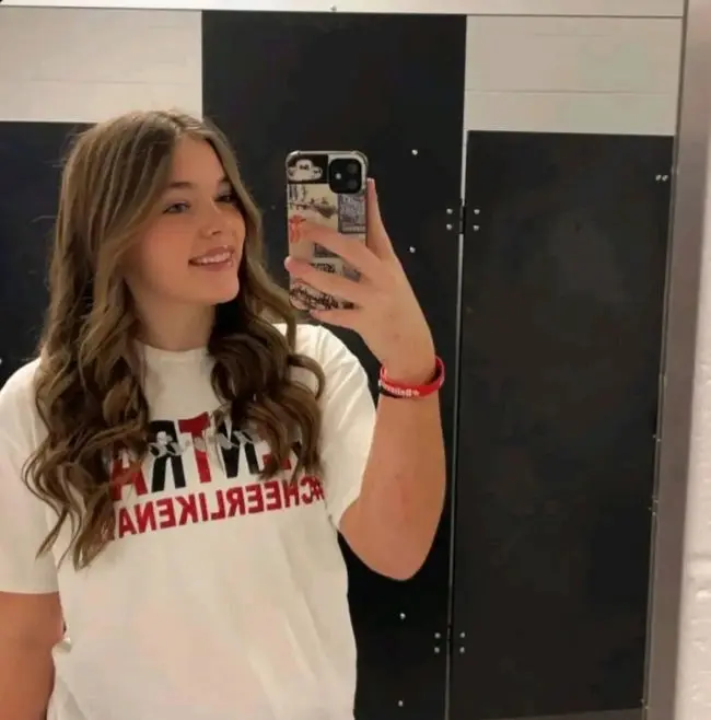 wigepik (18) female from GB - sexting partner