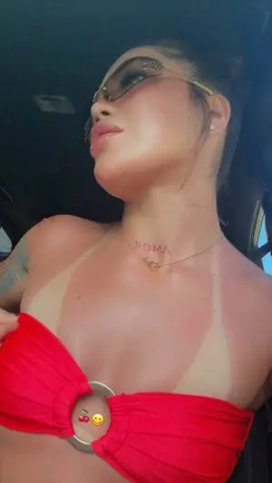 wirovo8241 (18) female from GB - sexting partner