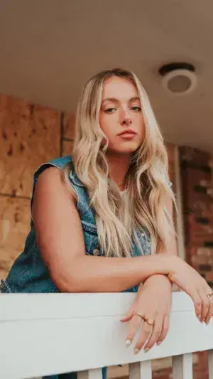 wiwor89667 (18) female from US - sexting partner