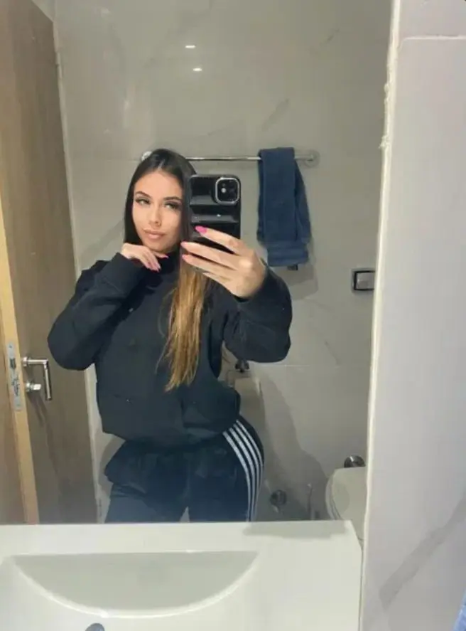 wovefov (22) female from US - sexting partner