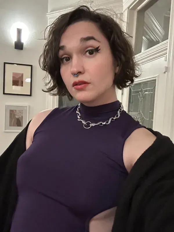 wovev92357 (22) female from US - sexting partner