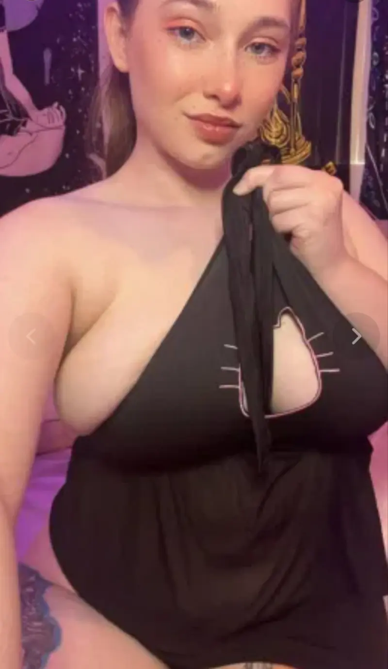 wpcyxdss (18) female from US - sexting partner