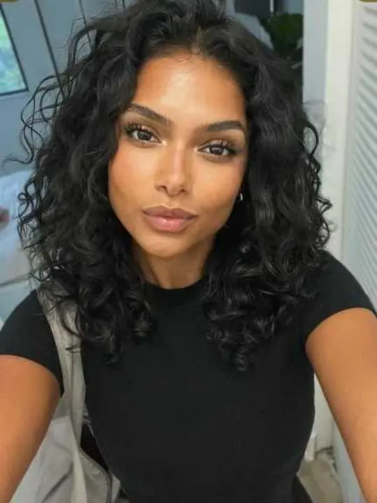 wucole (18) female from US - sexting partner