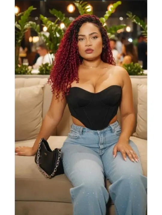 wuhysose (18) female from US - sexting partner