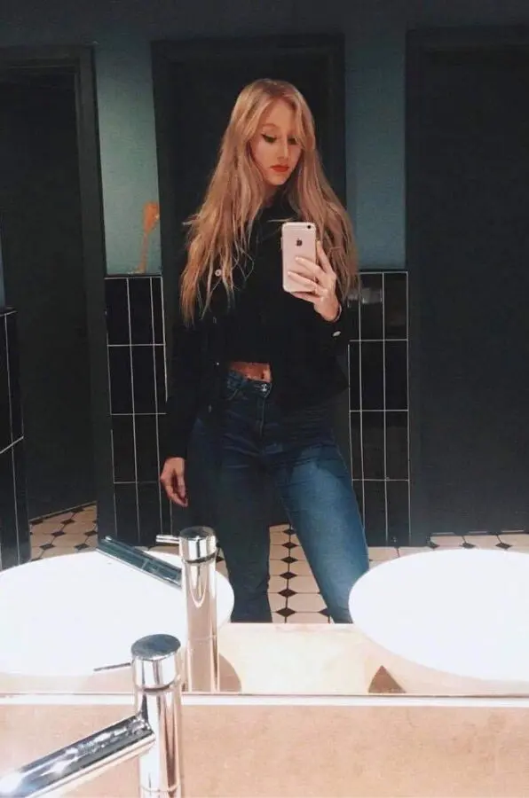 wyqecypu (26) female from US - sexting partner