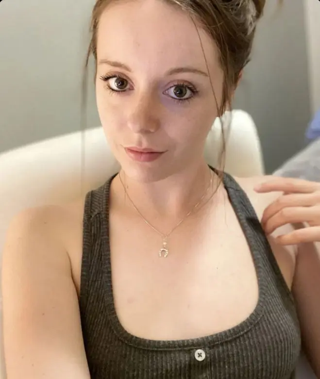 wyxilycuu (18) female from US - sexting partner